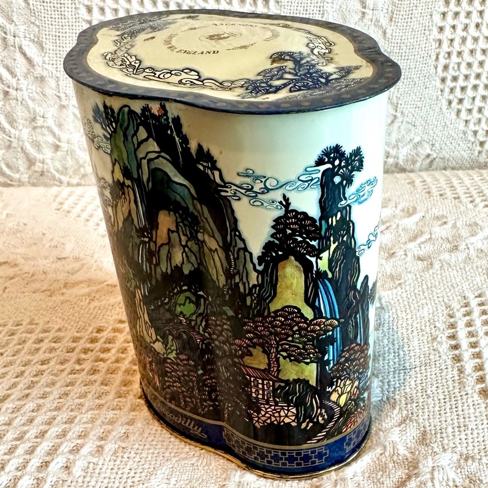 Vtg Jacksons of Piccadilly London Morning Tea Tin Canister Unique Shape
Tiffany - Picture 5 of 11